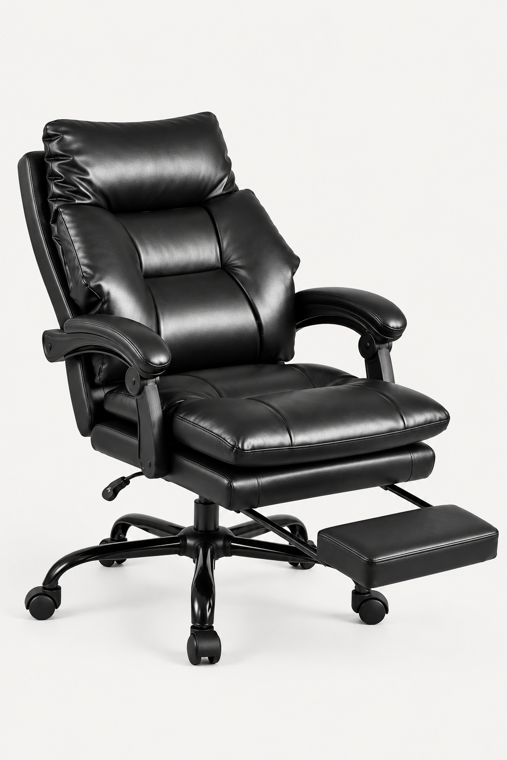 LoungeBack 135 — Fauteuil de bureau capitonné avec repose-pieds intégré