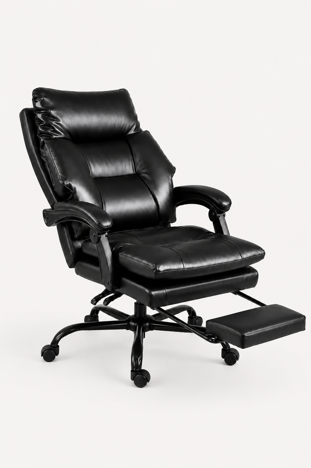 LoungeBack 135 — Fauteuil de bureau capitonné avec repose-pieds intégré